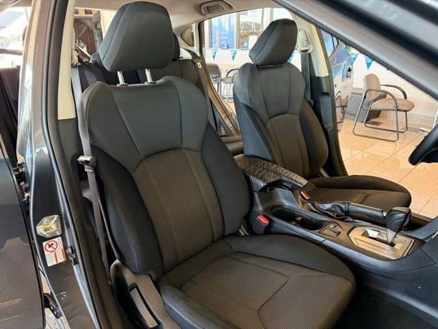 Subaru Crosstrek Vehicle Full-screen Gallery Image 24