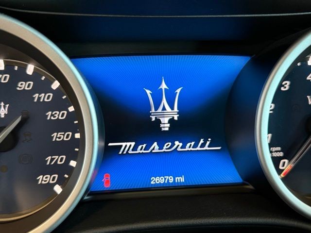 Maserati Ghibli Vehicle Full-screen Gallery Image 12