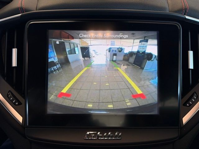 Maserati Ghibli Vehicle Full-screen Gallery Image 14