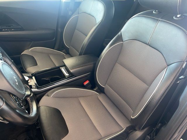 Kia Niro EV Vehicle Full-screen Gallery Image 17