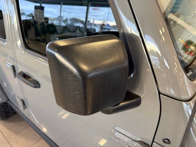 Jeep Wrangler 4xe Vehicle Full-screen Gallery Image 11