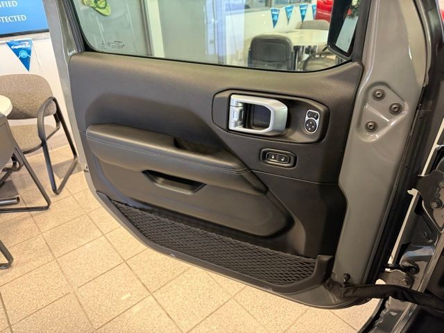 Jeep Wrangler 4xe Vehicle Full-screen Gallery Image 19