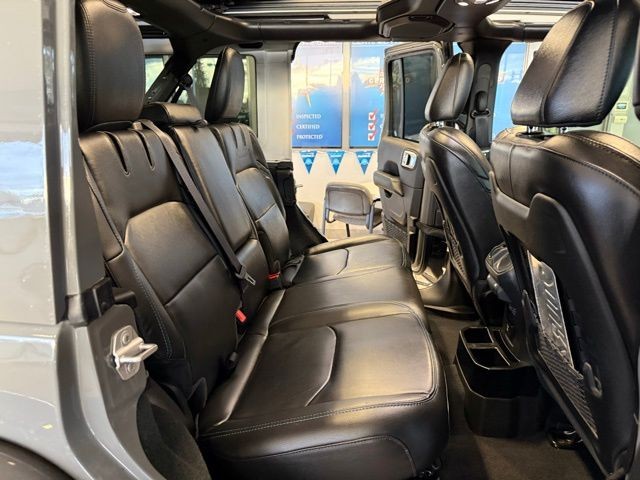 Jeep Wrangler 4xe Vehicle Full-screen Gallery Image 24