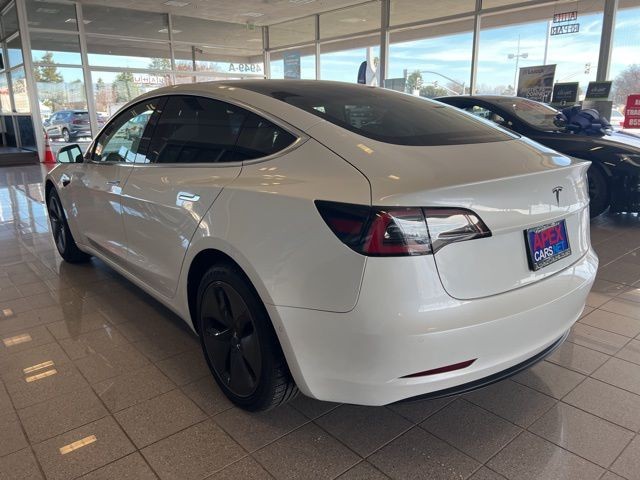 Tesla Model 3 Vehicle Full-screen Gallery Image 09