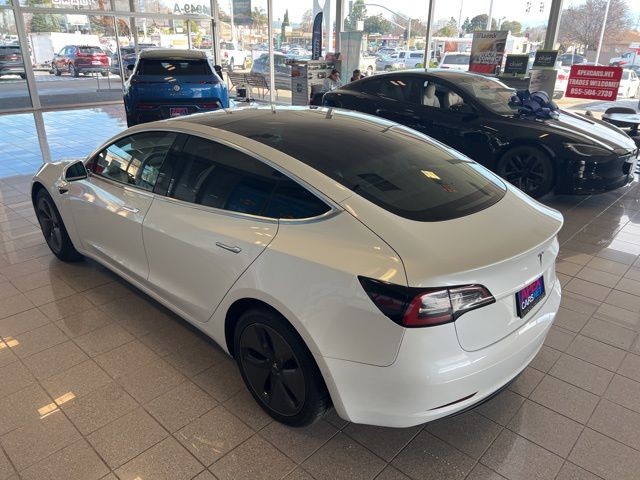 Tesla Model 3 Vehicle Full-screen Gallery Image 10