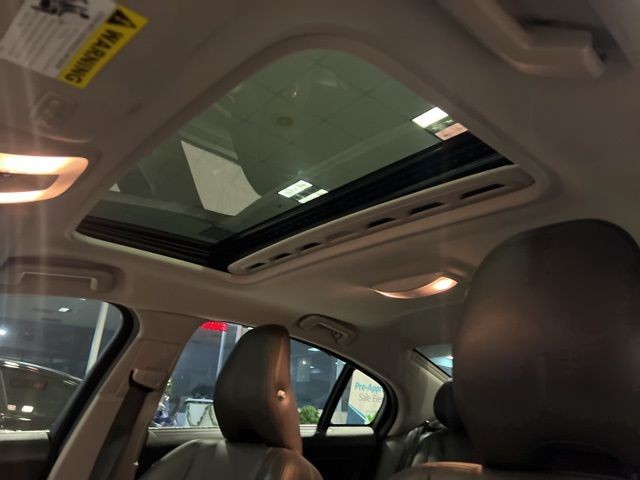 Volvo S60 Vehicle Full-screen Gallery Image 29