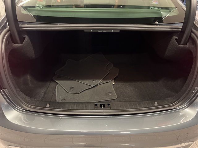 Volvo S60 Vehicle Full-screen Gallery Image 32