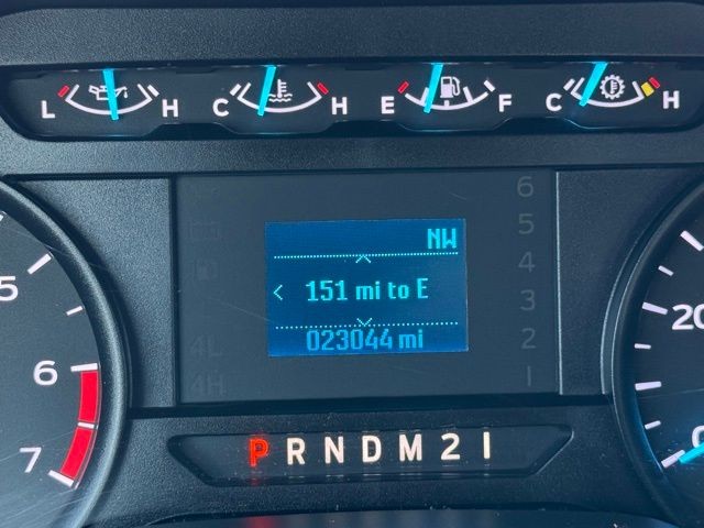 Ford Super Duty F-350 SRW Vehicle Full-screen Gallery Image 14