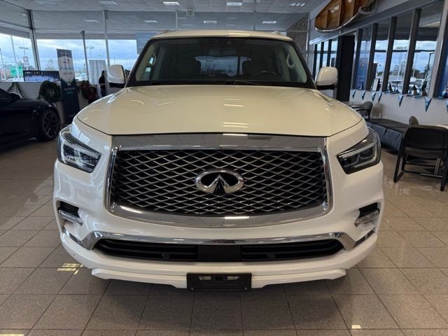 INFINITI QX80 Vehicle Full-screen Gallery Image 07