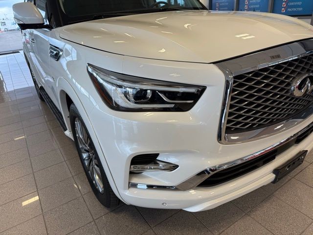 INFINITI QX80 Vehicle Full-screen Gallery Image 08