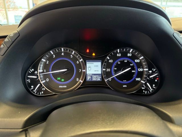 INFINITI QX80 Vehicle Full-screen Gallery Image 13