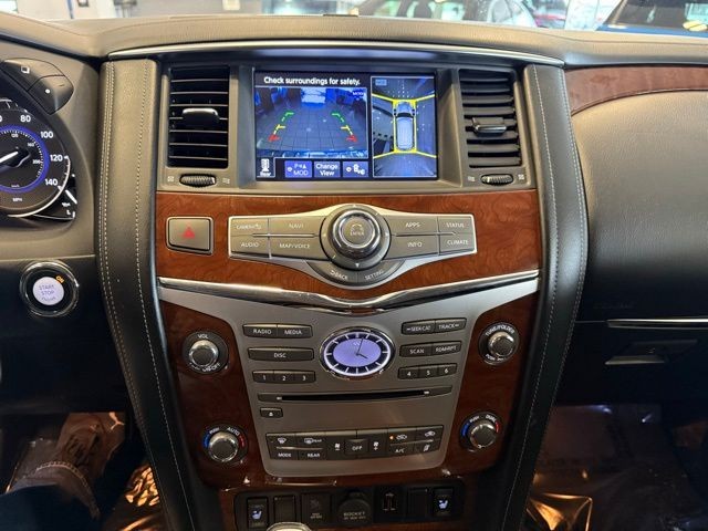 INFINITI QX80 Vehicle Full-screen Gallery Image 16