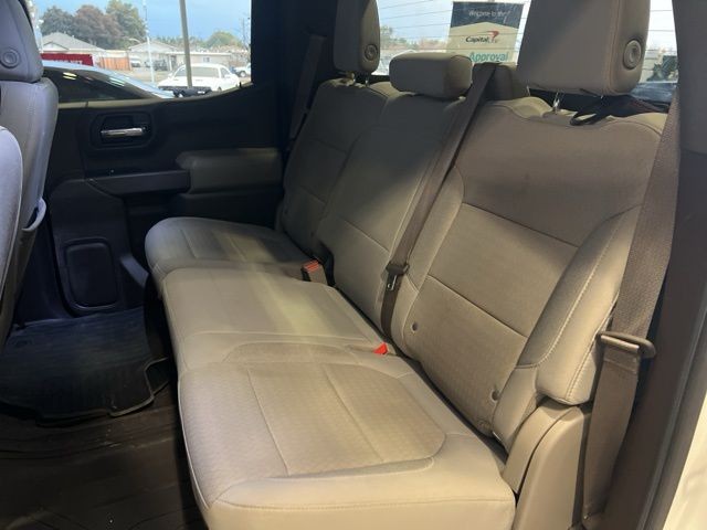 Chevrolet Silverado 1500 LTD Vehicle Full-screen Gallery Image 21