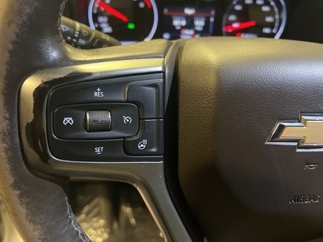 Chevrolet Silverado 1500 LTD Vehicle Full-screen Gallery Image 23