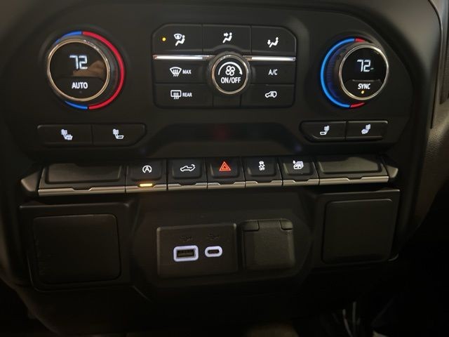 Chevrolet Silverado 1500 LTD Vehicle Full-screen Gallery Image 27