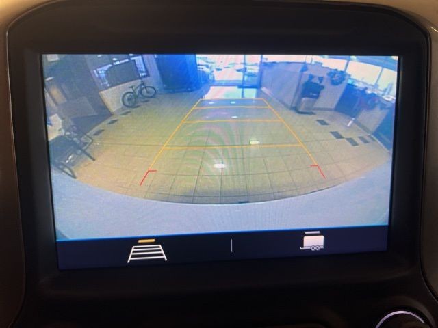 Chevrolet Silverado 1500 LTD Vehicle Full-screen Gallery Image 28