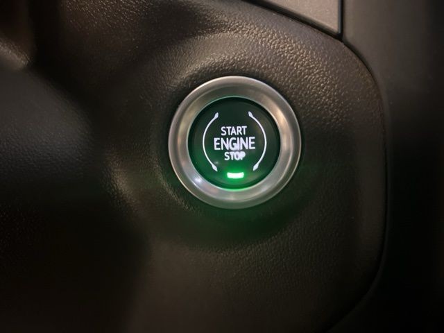 Chevrolet Silverado 1500 LTD Vehicle Full-screen Gallery Image 30