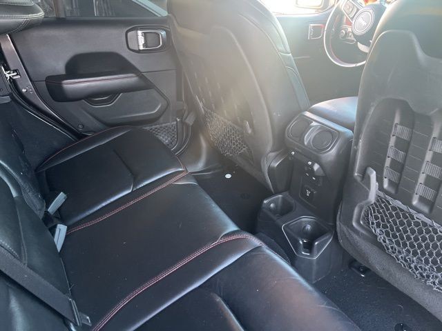 Jeep Wrangler Unlimited Vehicle Full-screen Gallery Image 09