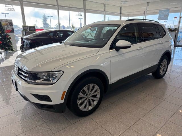 Volkswagen Tiguan Vehicle Full-screen Gallery Image 06