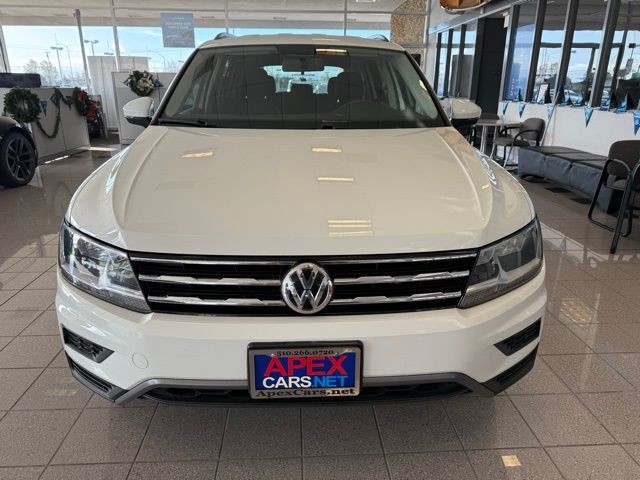 Volkswagen Tiguan Vehicle Full-screen Gallery Image 07