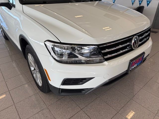 Volkswagen Tiguan Vehicle Full-screen Gallery Image 08