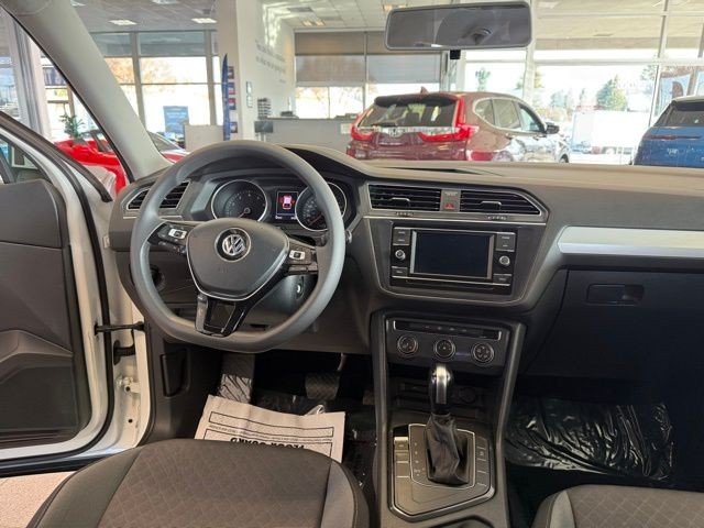 Volkswagen Tiguan Vehicle Full-screen Gallery Image 25