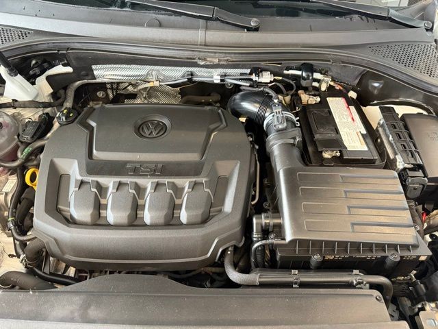 Volkswagen Tiguan Vehicle Full-screen Gallery Image 28