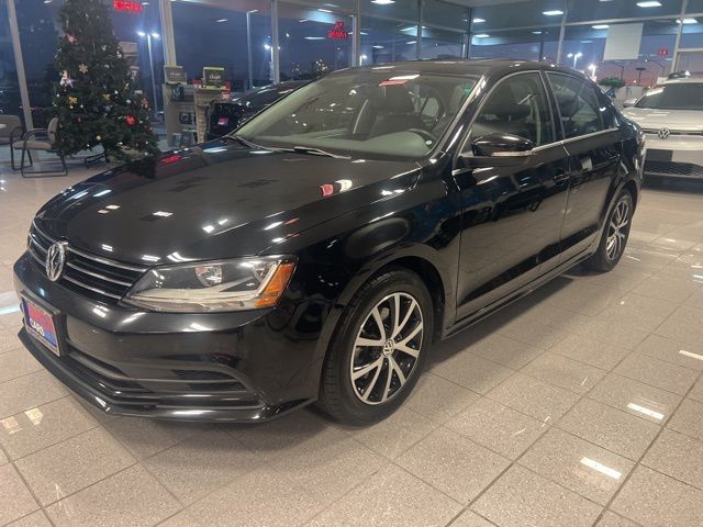 Volkswagen Jetta Vehicle Full-screen Gallery Image 12