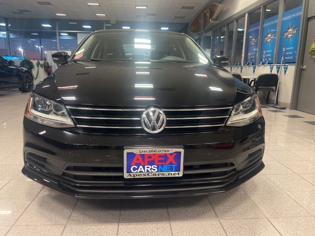 Volkswagen Jetta Vehicle Full-screen Gallery Image 14