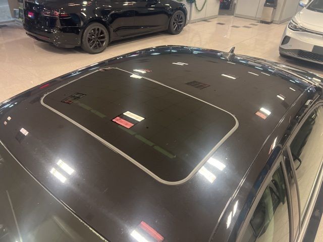 Volkswagen Jetta Vehicle Full-screen Gallery Image 16