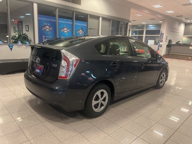 Toyota Prius Vehicle Full-screen Gallery Image 06