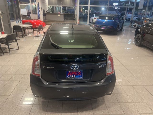 Toyota Prius Vehicle Full-screen Gallery Image 08