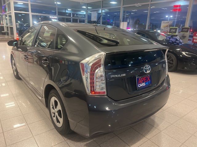 Toyota Prius Vehicle Full-screen Gallery Image 09