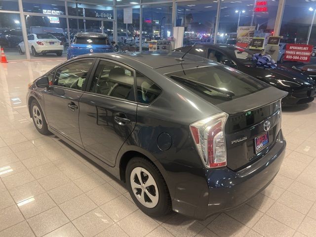 Toyota Prius Vehicle Full-screen Gallery Image 10