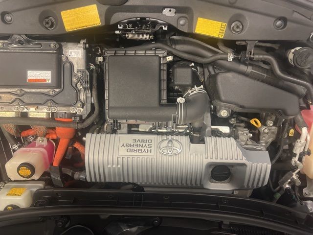 Toyota Prius Vehicle Full-screen Gallery Image 31