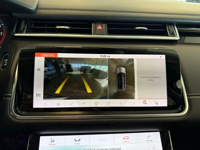 Land Rover Range Rover Velar Vehicle Full-screen Gallery Image 14