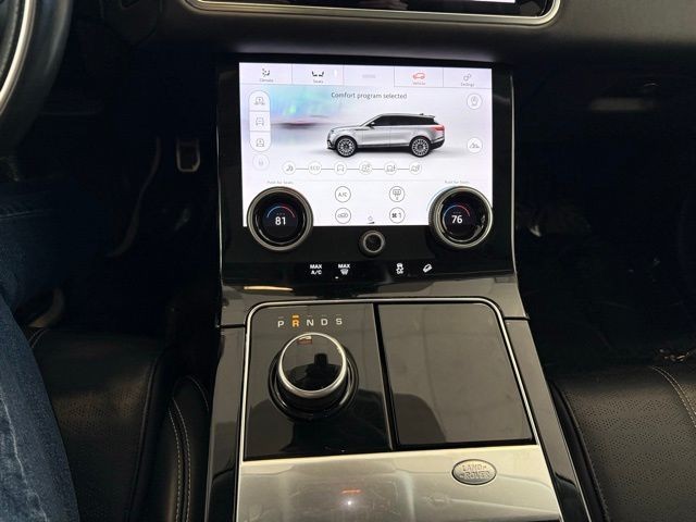 Land Rover Range Rover Velar Vehicle Full-screen Gallery Image 15