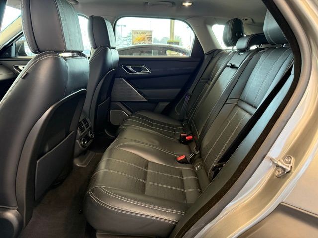 Land Rover Range Rover Velar Vehicle Full-screen Gallery Image 20