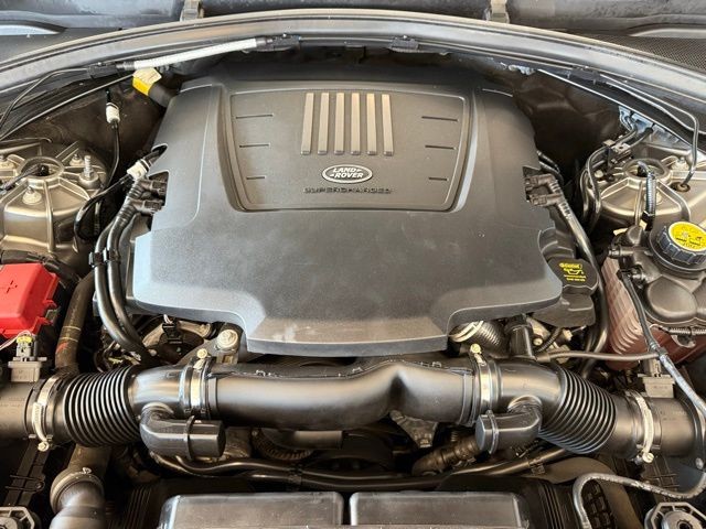 Land Rover Range Rover Velar Vehicle Full-screen Gallery Image 28