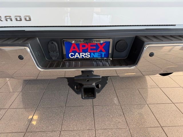 Chevrolet Silverado 2500HD Vehicle Full-screen Gallery Image 05