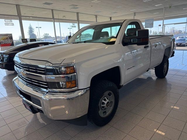 Chevrolet Silverado 2500HD Vehicle Full-screen Gallery Image 07