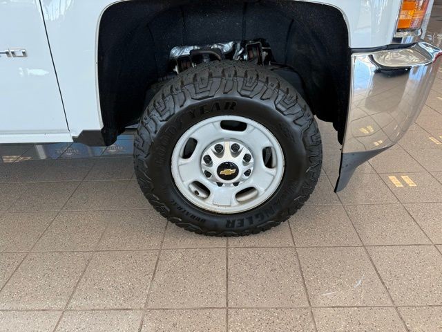 Chevrolet Silverado 2500HD Vehicle Full-screen Gallery Image 11