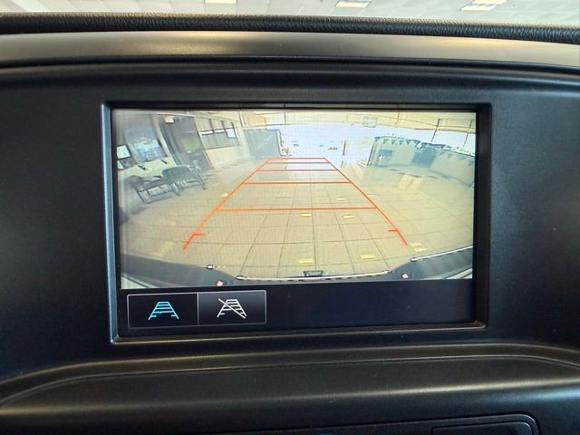 Chevrolet Silverado 2500HD Vehicle Full-screen Gallery Image 17