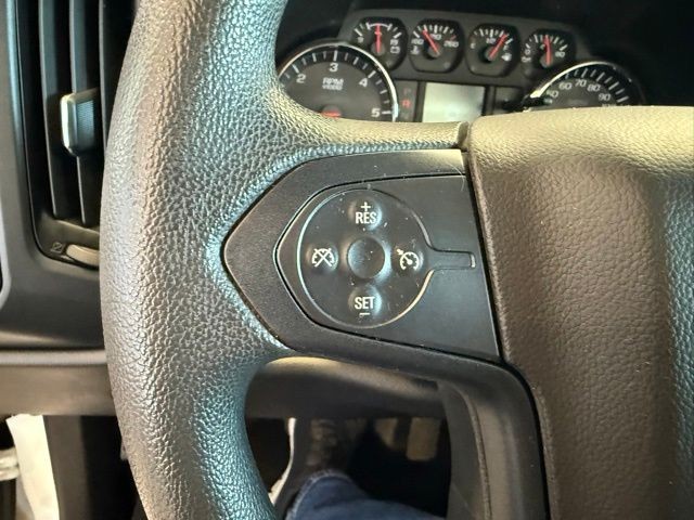 Chevrolet Silverado 2500HD Vehicle Full-screen Gallery Image 19