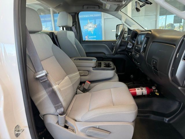 Chevrolet Silverado 2500HD Vehicle Full-screen Gallery Image 23