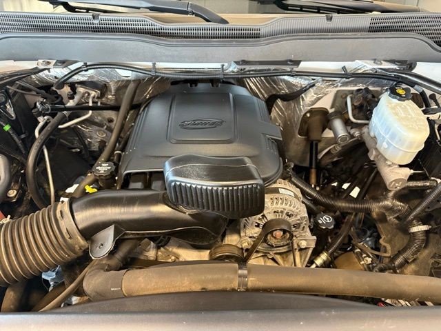 Chevrolet Silverado 2500HD Vehicle Full-screen Gallery Image 25