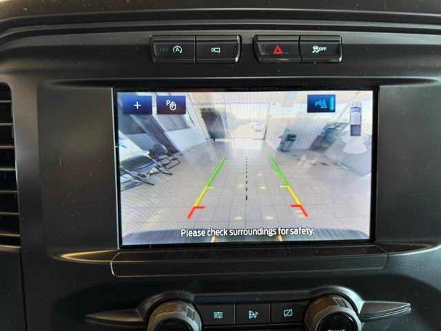 Ford F-150 Vehicle Full-screen Gallery Image 14