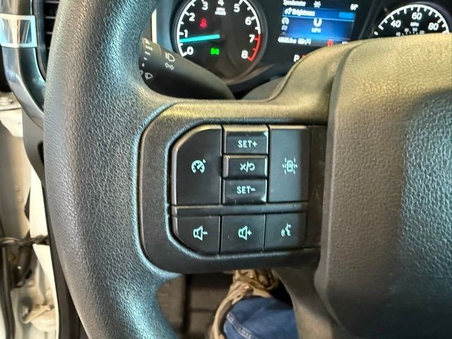 Ford F-150 Vehicle Full-screen Gallery Image 17