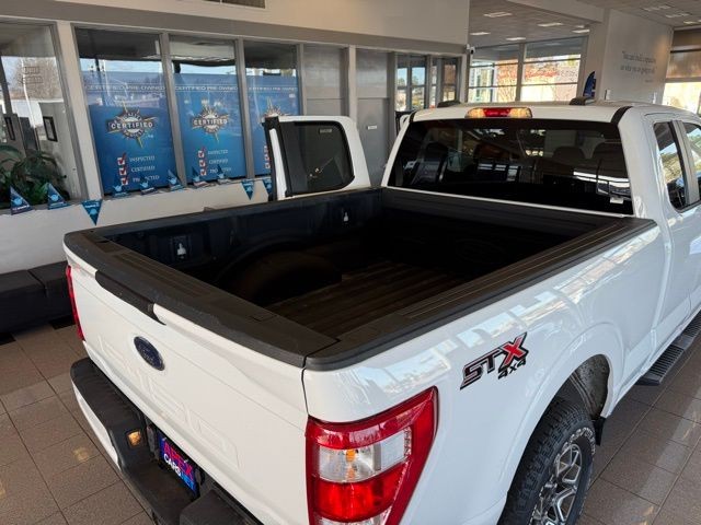Ford F-150 Vehicle Full-screen Gallery Image 22