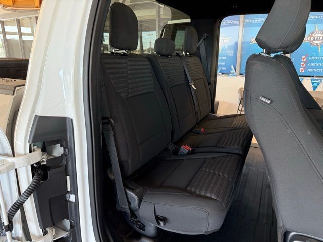 Ford F-150 Vehicle Full-screen Gallery Image 23